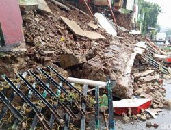 Tebing SDN 3 Pandeglang yang Longsor: Menyelamatkan Generasi dari Bahaya