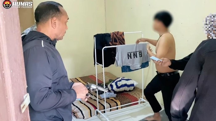 Dalih 2 Pria Pakai Baju BNN dan Bawa Pistol Mainan untuk Gaya-gayaan, Apakah Ini Lebih dari Sekadar Trend?