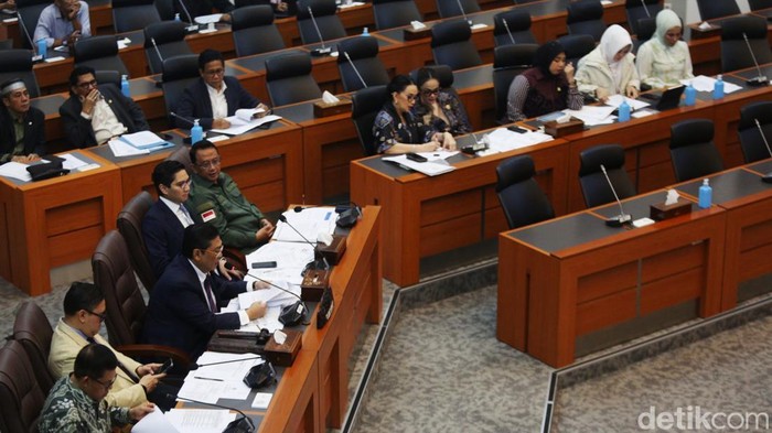 **Komisi I DPR Siap Uji 24 Calon Dubes, Hasilnya Pekan Depan!**