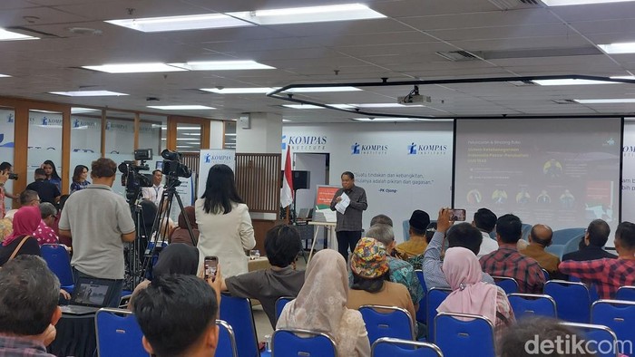 Hakim MK Arief Hidayat Soroti Generasi Muda dan Fenomena Post-Truth di Era Media Sosial