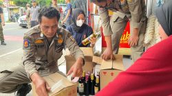 **Satpol PP Tangkap Bandar Miras di Ciawi Bogor, 804 Botol Ilegal Disita**