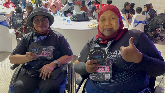**Senangnya Penyandang Disabilitas Ikut Adhyaksa Night Run: 50 Peserta Temukan Hiburan Tanpa Rasa Capek!**