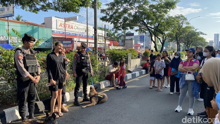 Kala Anjing K9 Jadi Kerumunan Selfie Warga di CFD Depok - Update 1