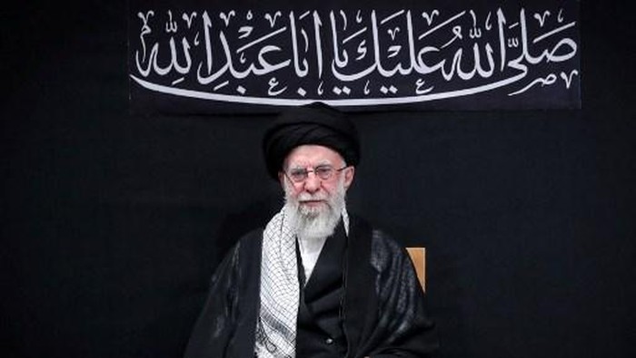 Perdana Setelah Konflik, Khamenei Muncul di Publik: Tandai Perubahan Strategi Iran?