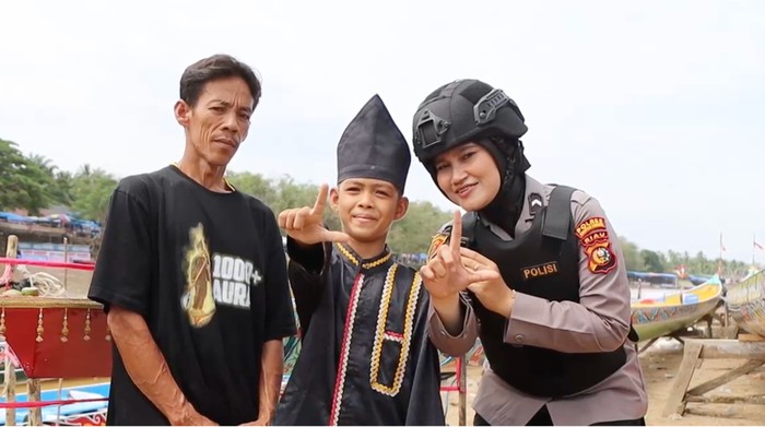 Sosok Dika Bocah Penari Pacu Jalur yang Mendunia Usai Viral Aura Farming - Update 1
