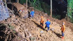 **Korban Longsor di Puncak Bogor Belum Ditemukan, Pencarian Dilanjut Hingga Malam Ini**