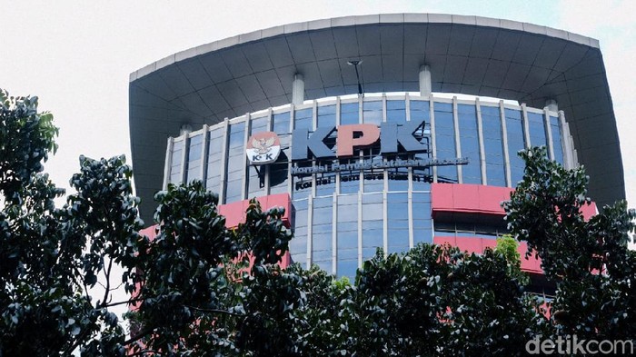 Eks Penyidik Minta KPK Gerak Cepat Terkait Viral Istri Menteri UMKM ke Eropa - Update 1