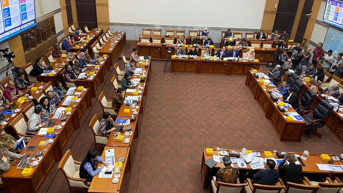 Legislator Soroti Konten Porno di YouTube, Menkomdigi Janji Take Down