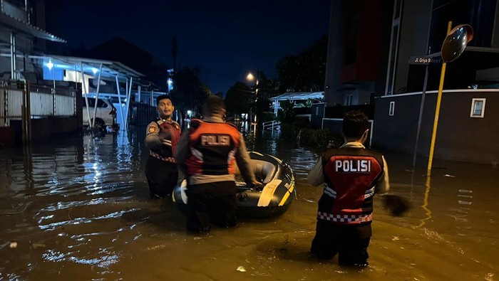 20 Titik Banjir di Tangsel Malam Ini, 1,3 Meter Diperkirakan Akan Ekspansi