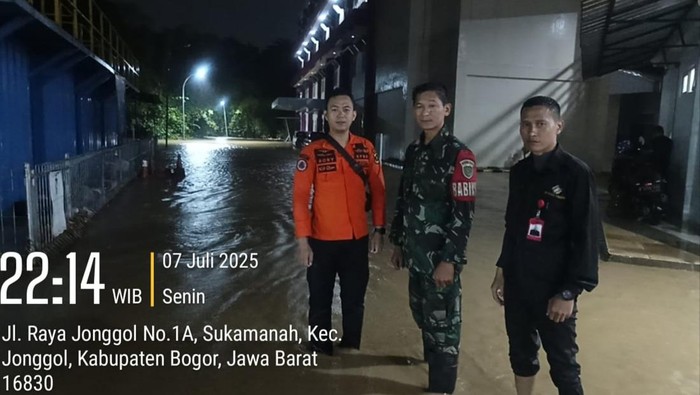 Banjir Melanda RS Permata Jonggol, Alat Medis dan Layanan Pasien Terpaksa Dipindah