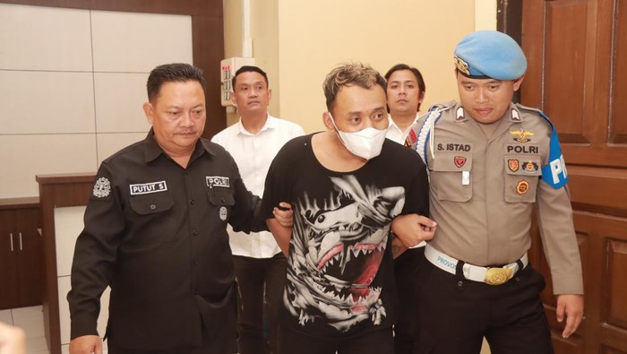 Geger di Blitar: Wanita Ditemukan Tewas di Pinggir Jalan, Diduga Pacar sebagai Pelakunya