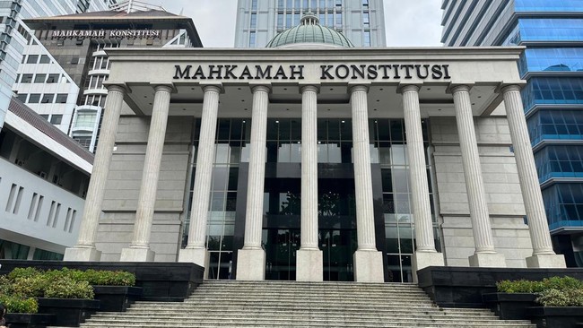 Konfrontasi Dewan vs. Mahkamah, 