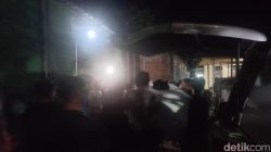 “Isak Tangis Keluarga di Bali Sambut Jenazah Putu Mertayasa, Korban KMP Tunu Pratama Jaya”