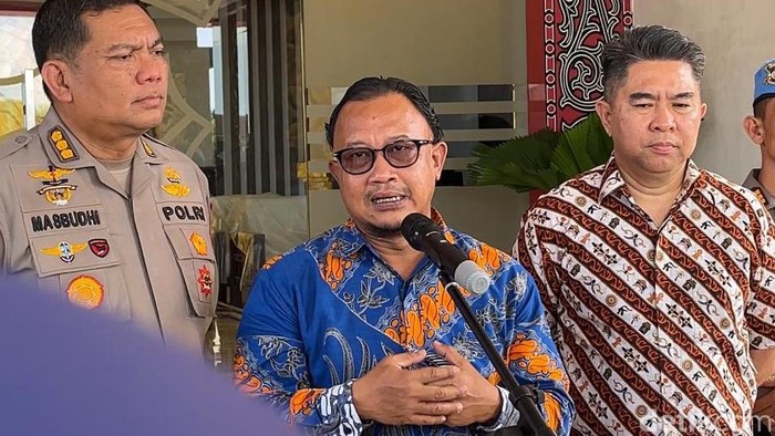 Kompolnas Pastikan Ijazah Jokowi: Proses Kredibel, Apakah Ada Plotting?