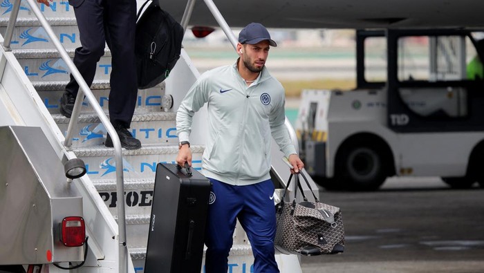Hakan Calhanoglu Kemahalan, Galatasaray Tidak Jadi Beli - Update 1