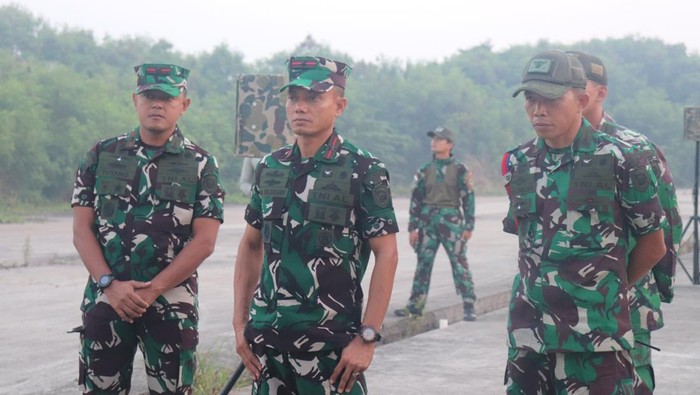 Danpasmar 1 Saksikan Latihan Pengamanan Obvitnas, Asah Kemampuan Tempur Prajurit Marinir - Update 1