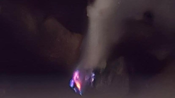 **Muncul Sinar Api Biru di Gunung Papandayan, Ini Penjelasan Ahli!**