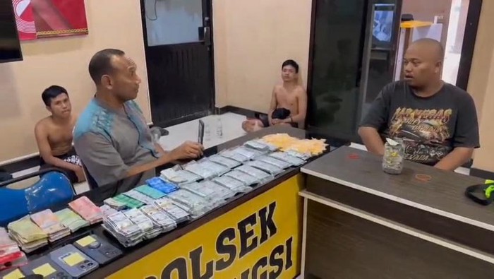 **Pelaku Samarkan Toko Obat Terlarang di Bekas Pabrik Bekasi Dekat Rumah Warga**