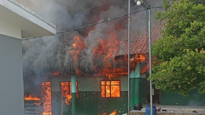 Pesantren di Gunungsindur Terbakar Gegara Korsleting Listrik, Kerugian Rp 500 Juta