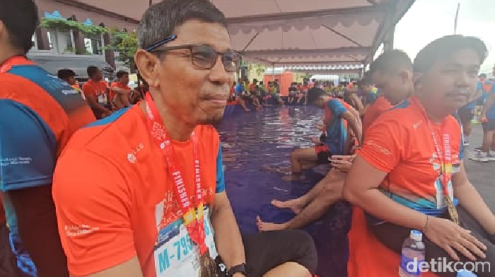**Kompak! Bapak dan Anak Ini Finish Bareng di 5K Riau Bhayangkara Run 2025**