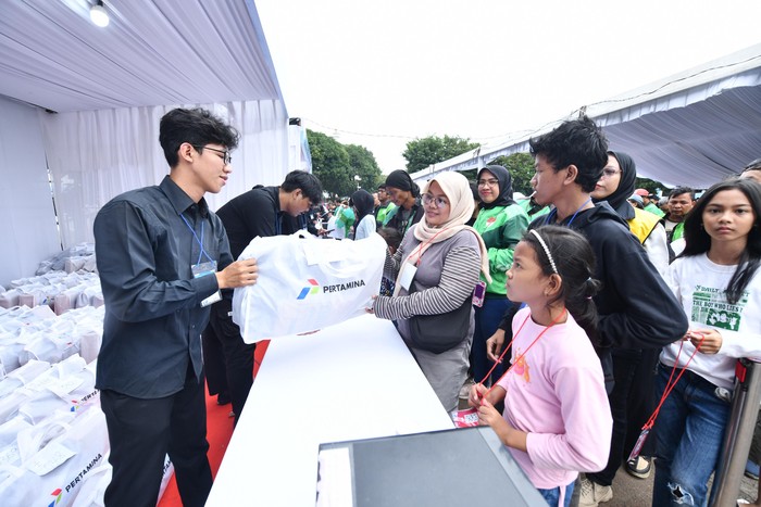 Pertamina Berikan Seragam dan Perlengkapan Sekolah Gratis untuk Anak Ojol-Opang, Wujudkan Pendidikan yang Lebih Baik!