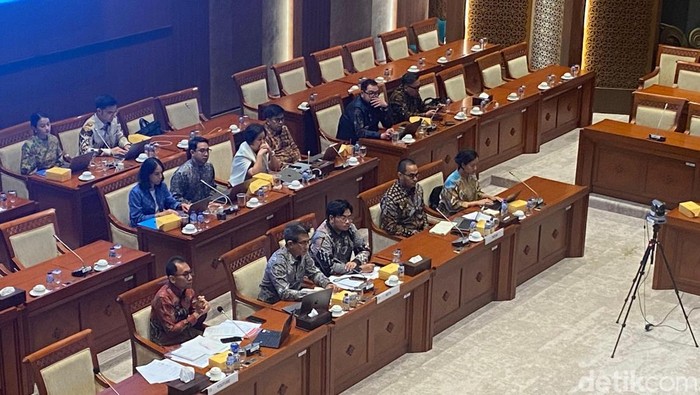 Legislator Usul Second Account di Medsos Dilarang, Meta-TikTok Balas dengan Keputusan yang Mengejutkan!