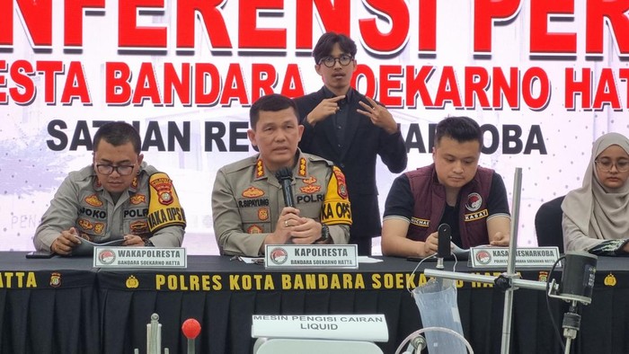 WNA di Tangerang, Membuat Vape Narkoba dari Bahan Baku China: Fenomena Mengejutkan yang Perlu Diperhatikan!