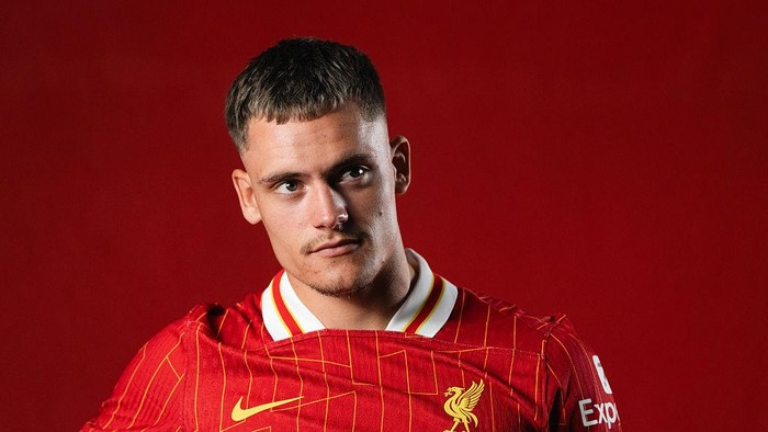 Ayah Wirtz: Arne Slot Melebihi Bayern, Gandeng Liverpool