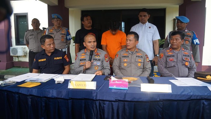 **Pria di Cikarang Ditangkap Setelah Tipu Pencari Kerja, Raup Puluhan Juta Rupiah**