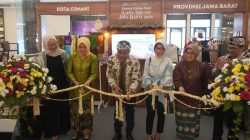 “Pemprov Jabar Berikan Penghargaan kepada Pelaku Ekonomi Kreatif dalam Dekranasda Awards”