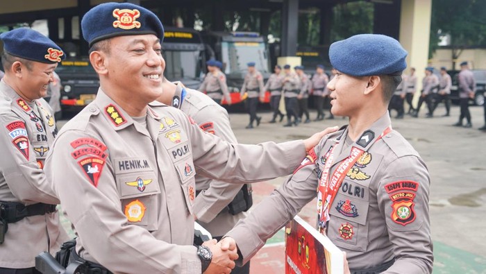 Anggota Brimob Polda Metro Sabet Medali, Tunjukkan Kehebatan di Pentas Internasional!