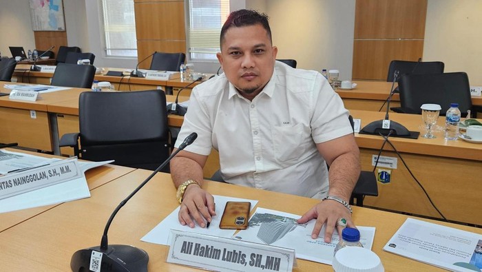 Gerindra DKI Bersikeras Taman Literasi Bersih dari PKL dan Parkir Liar, Warga Apakah Setuju?