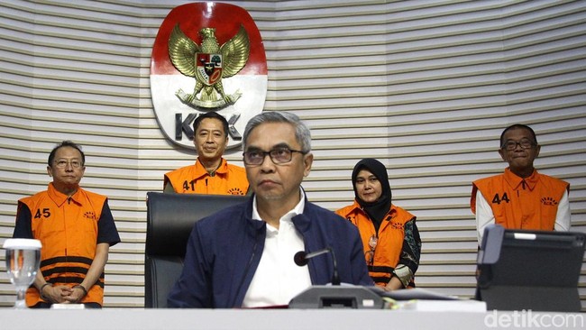 **KPK Ungkap 4 Fakta Mengejutkan Kasus Pemerasan Izin Tenaga Kerja Asing, Empat Tersangka Ditangkap!**