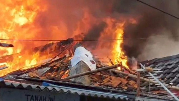 Tragedi Mengerikan: 4 Anak Tewas dalam Kebakaran di Tebet, Jaksel