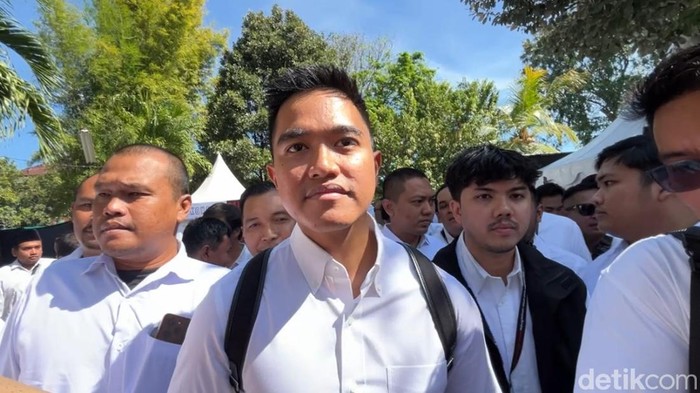 Kongres PSI di Solo: Kaesang Minta Restu Jokowi, Bro Ron Pede Menang - Update 1