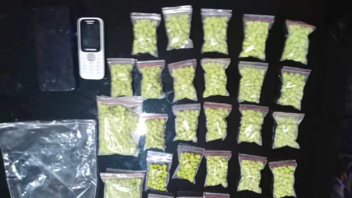 Ribuan Ekstasi Disita, Polisi Bongkar Gudang Narkoba di Siak, Dua Pelaku Tertangkap