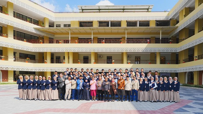 **Kapolri: SMA Kemala Taruna Bhayangkara Siapkan Calon Pemimpin Nasional di Tahun 2045**