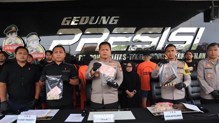 Polisi Bekasi Bersihkan Jalanan dari Bandar Senpi Replika, Dua Curanmor Ditangkap di Jalan Kelapa II