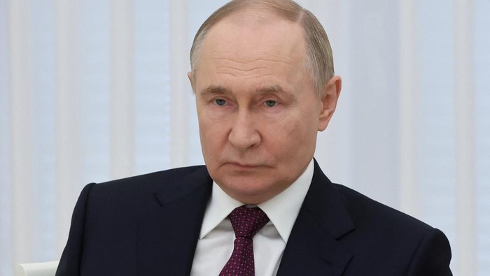 Perang Nuklir Imminent? Putin & Penasihat Khamenei Rapat Rahasia