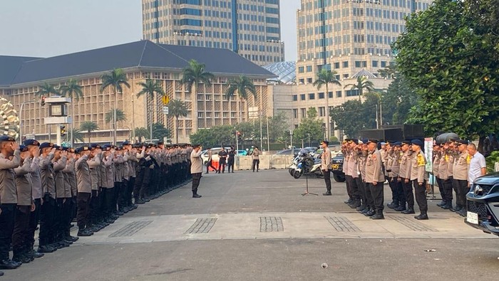 Polisi Kerahkan 1.632 Personel dalam Upaya Amankan Demo Ojol di Sekitar Istana Hari Ini