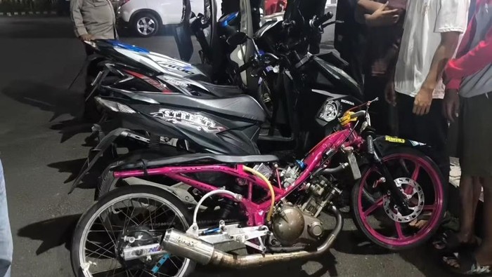 Polisi Ringkus 6 Remaja Balap Liar, 5 Motor Disita, 1 Remaja Luka