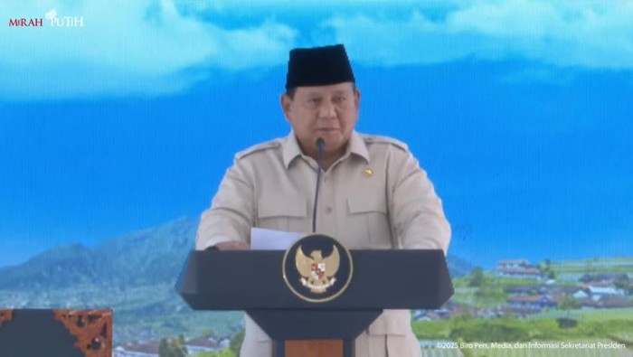 Prabowo Canda Soal PDIP di Acara Koperasi, Puan Tersenyum Kalem