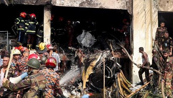 Tragedi Tragis: 19 Orang Tewas Akibat Jatuhnya Pesawat Militer di Kampus Bangladesh