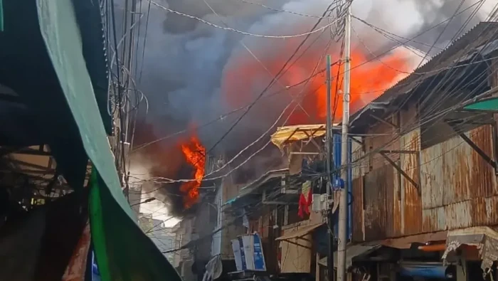 9 Jam Perjuangan Padamkan Kebakaran Tambora, 86 Rumah Jadi Kenangan