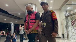 8 Tersangka Korupsi Kredit Bank ke Sritex: Penampakan Mengejutkan di Baju Tahanan!