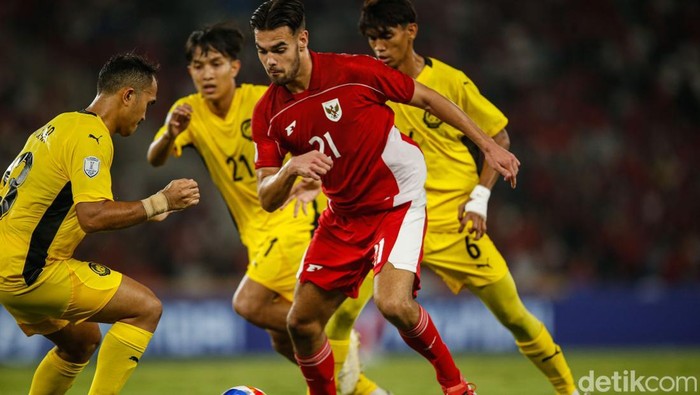 Gerald Vanenburg: Malaysia Merepotkan Indonesia, Timnas Bola Kita Malah Ngoyo!