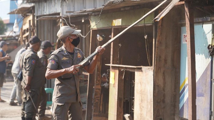 Satpol PP Bogor Bongkar 115 Bangunan Liar, Pembersihan di Flyover Cileungsi Dilakukan dengan Tegas