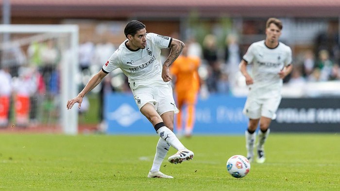 Kevin Diks 'Debut' Jadi Mimpi Buruk Gladbach di Bundesliga!