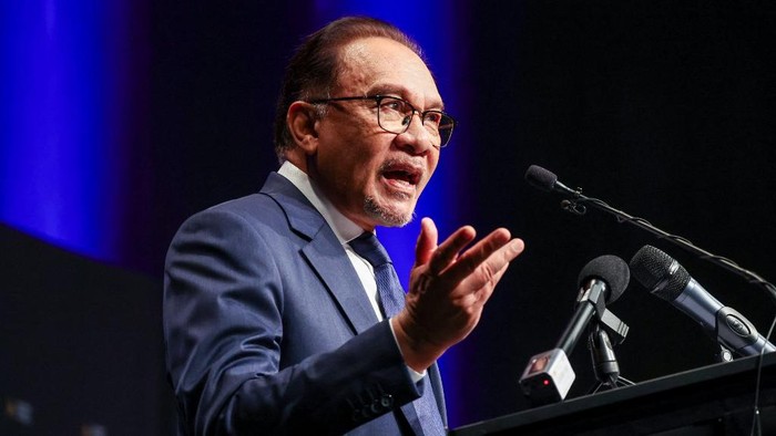 **Malaysia Hadapi Kemarahan Publik, PM Anwar Ibrahim Umumkan Bantuan Tunai 100 Ringgit**