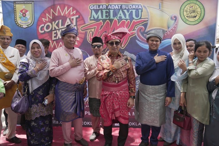 [Hadiri Upacara Jamu Laut, Menbud Ajak Masyarakat Lestarikan Budaya Melayu]